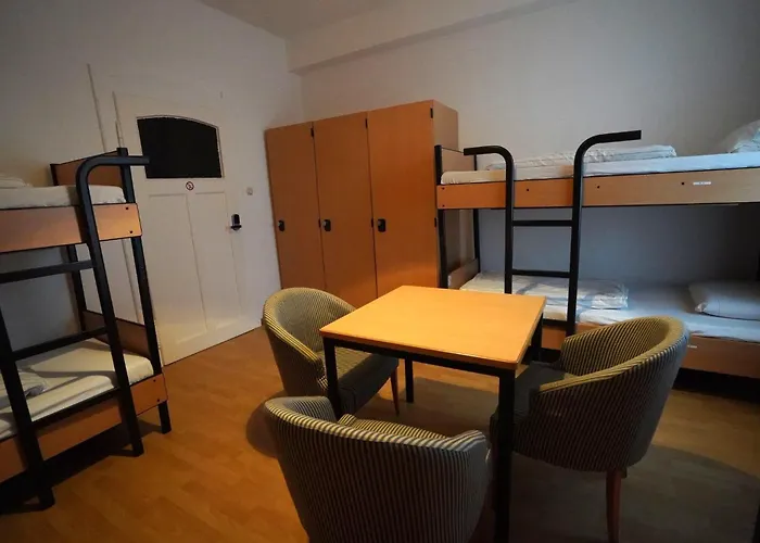 Хостел Waldschloesschen Ricklingen *